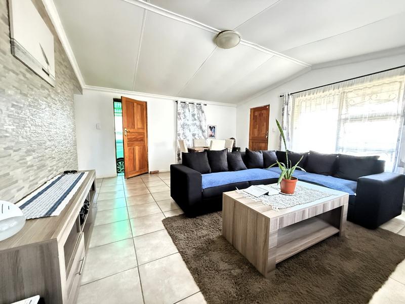 2 Bedroom Property for Sale in West Bank Western Cape